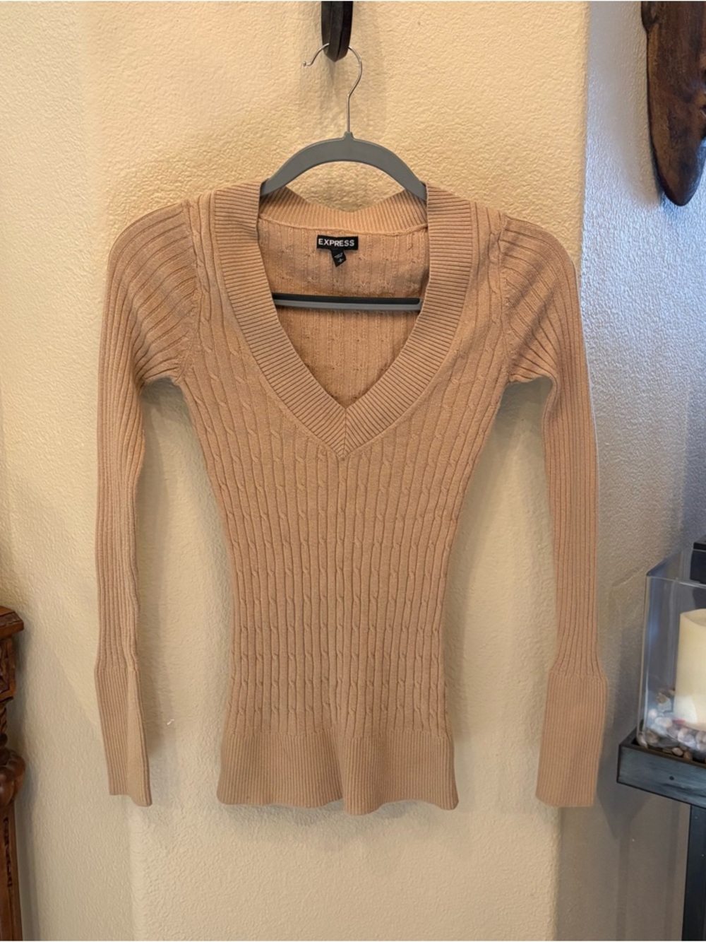 Express Women Beige Cable-Knit V-Neck Sweater Size Small
